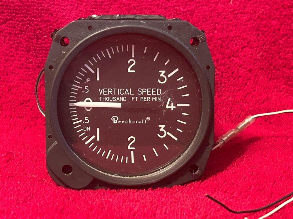 UNITED INSTRUMENTS LIGHTED VERTICAL SPEED INDICATOR P/N 7040-C18 BEECHCRAFT
