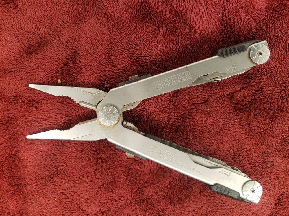 🔪🔪🔪 Gerber Diesel Multi-Tool knife pliers s