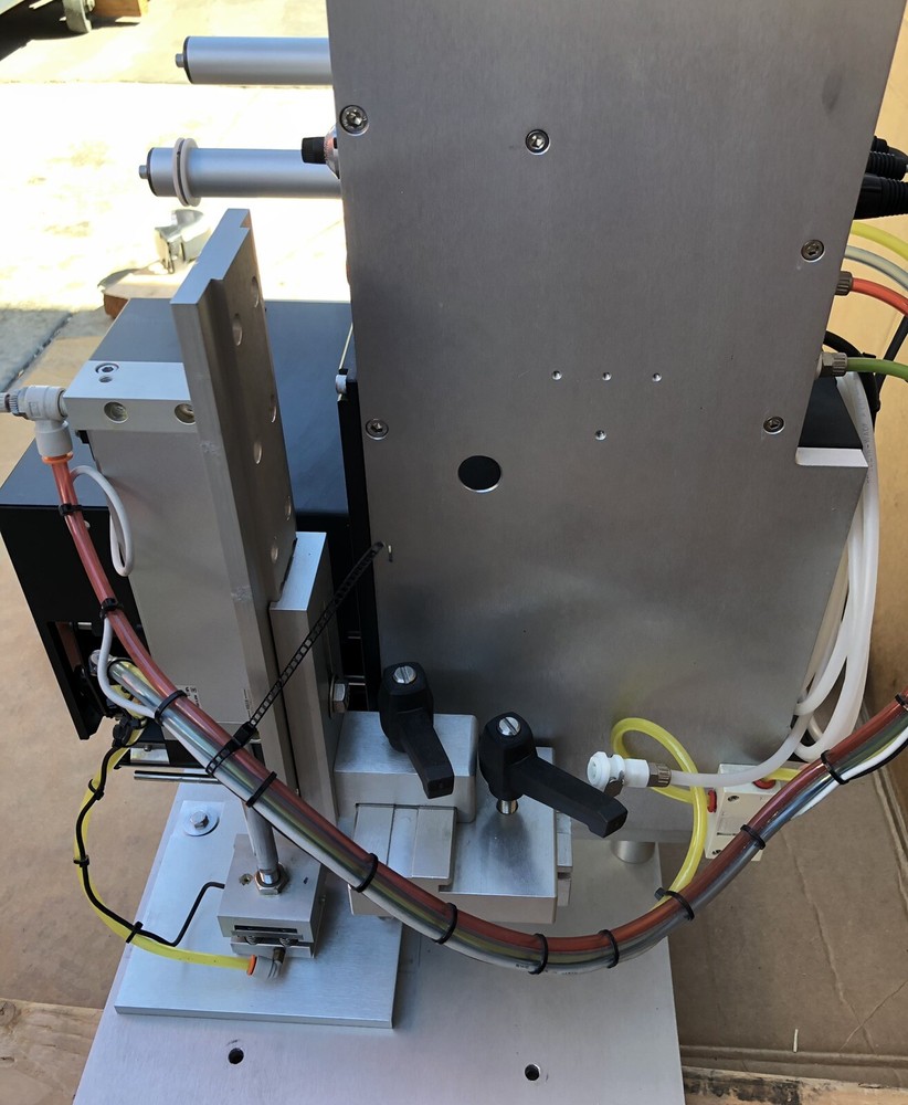 Universal Labeling System w/ Sato M-8485SE Label Printer Applicator