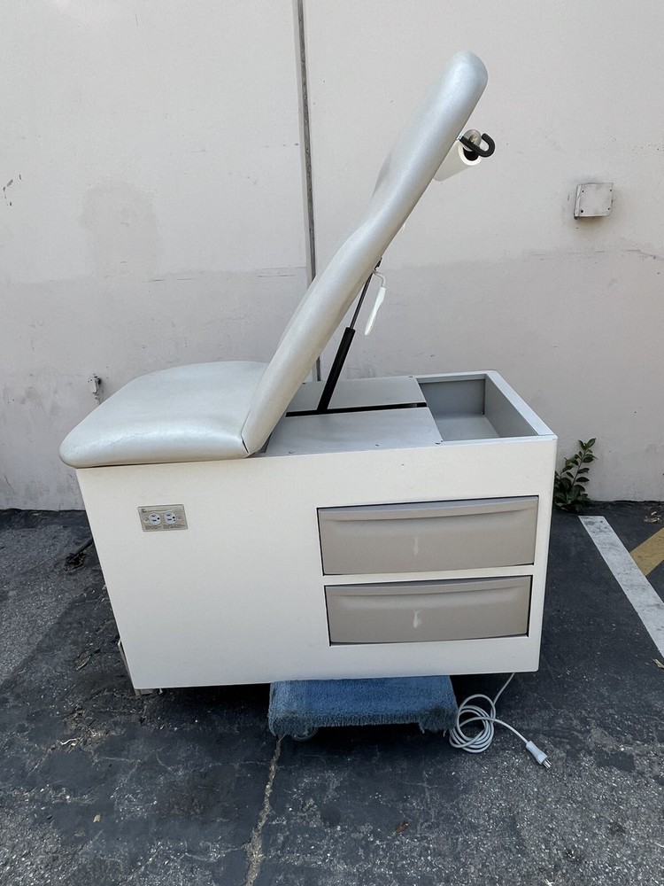 Brewer Access 5001-22 Exam Table