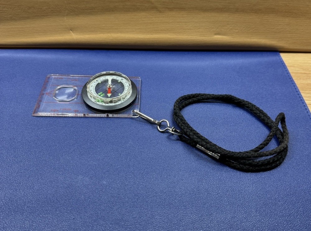 Vintage Compass Clear Magnifying