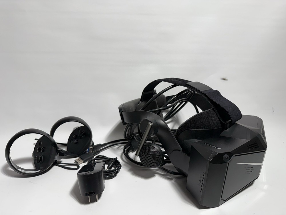 Pimax Crystal Light VR Headset with 2 Controllers