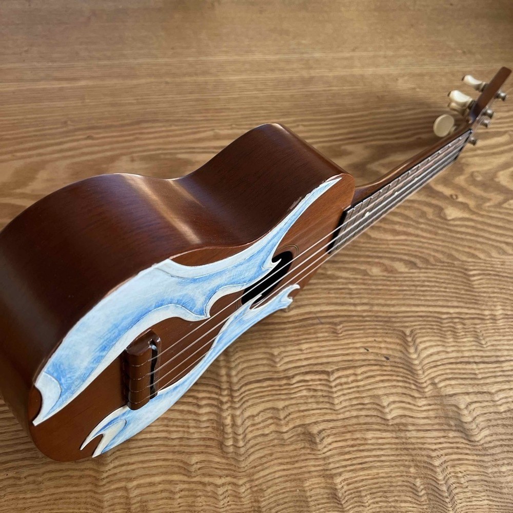 Famous Ukulele FS-1