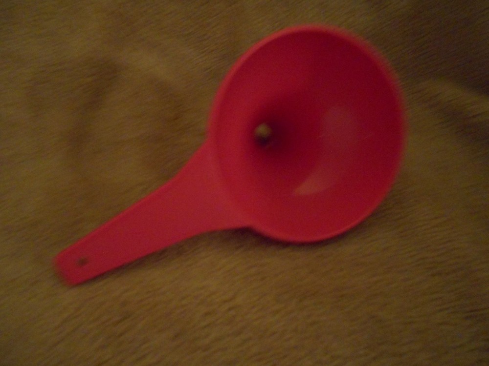 TUPPERWARE FUNNEL - DARK PINK