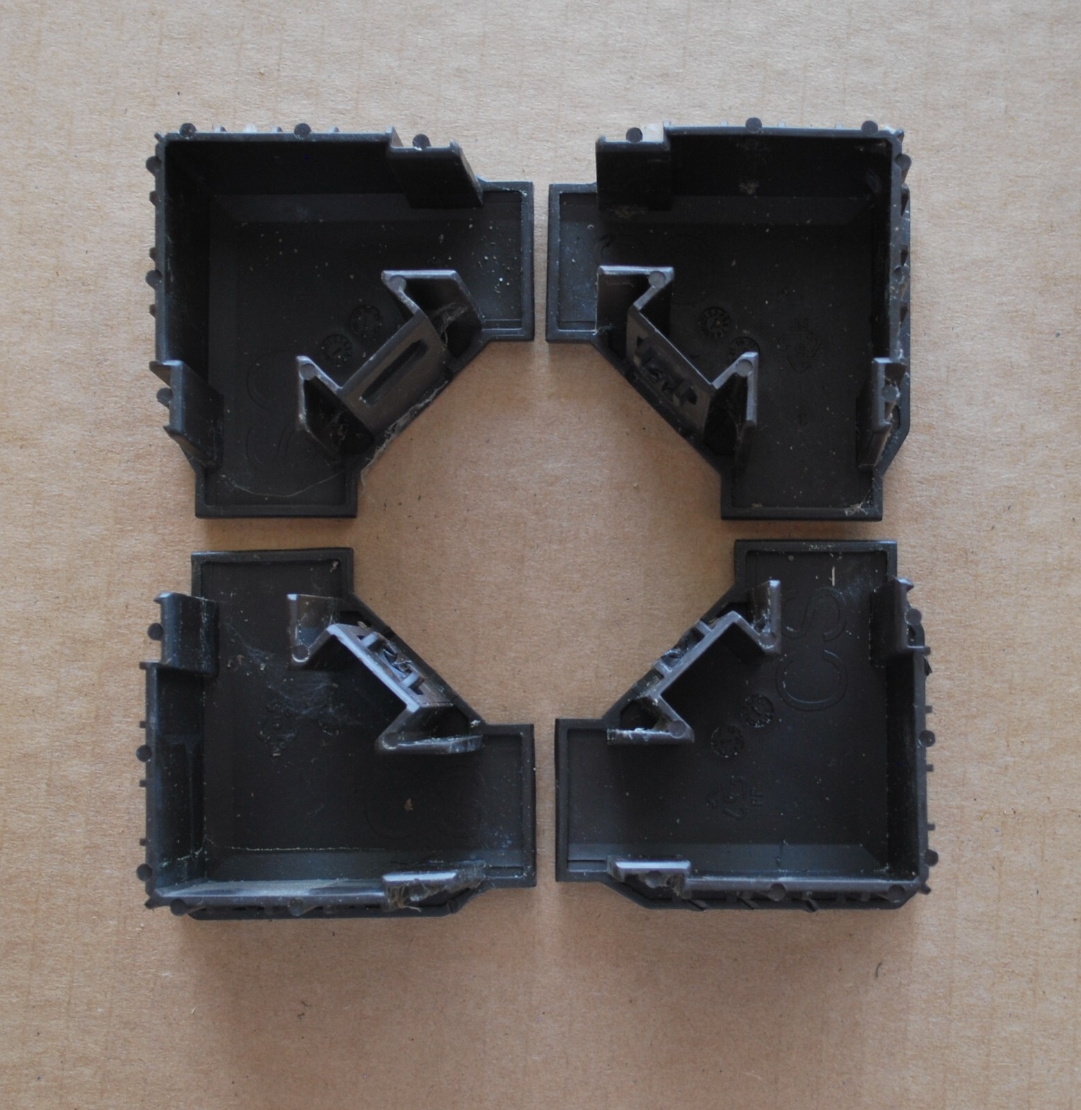 4 GENUINE KETER DECK BOX DECK CORNER CAPS - CS