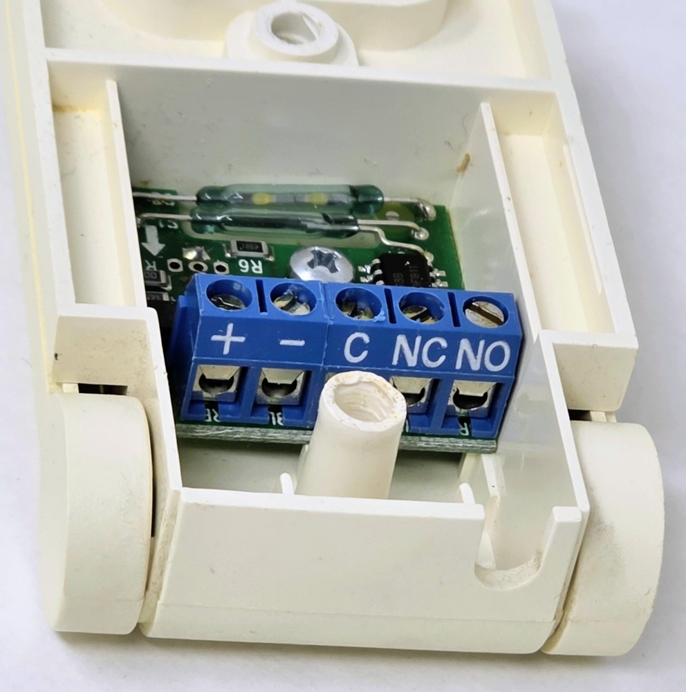 SENTROL / GE Security 3040 Surface Mount Panic Switch