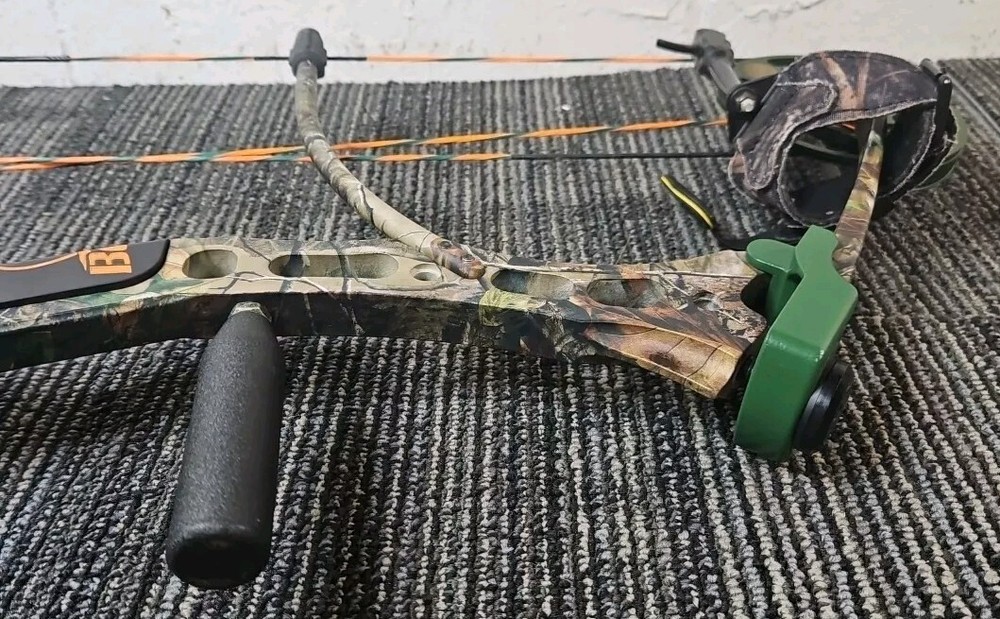 Bear Archery - Game Over - Compound Bow with Hard Case