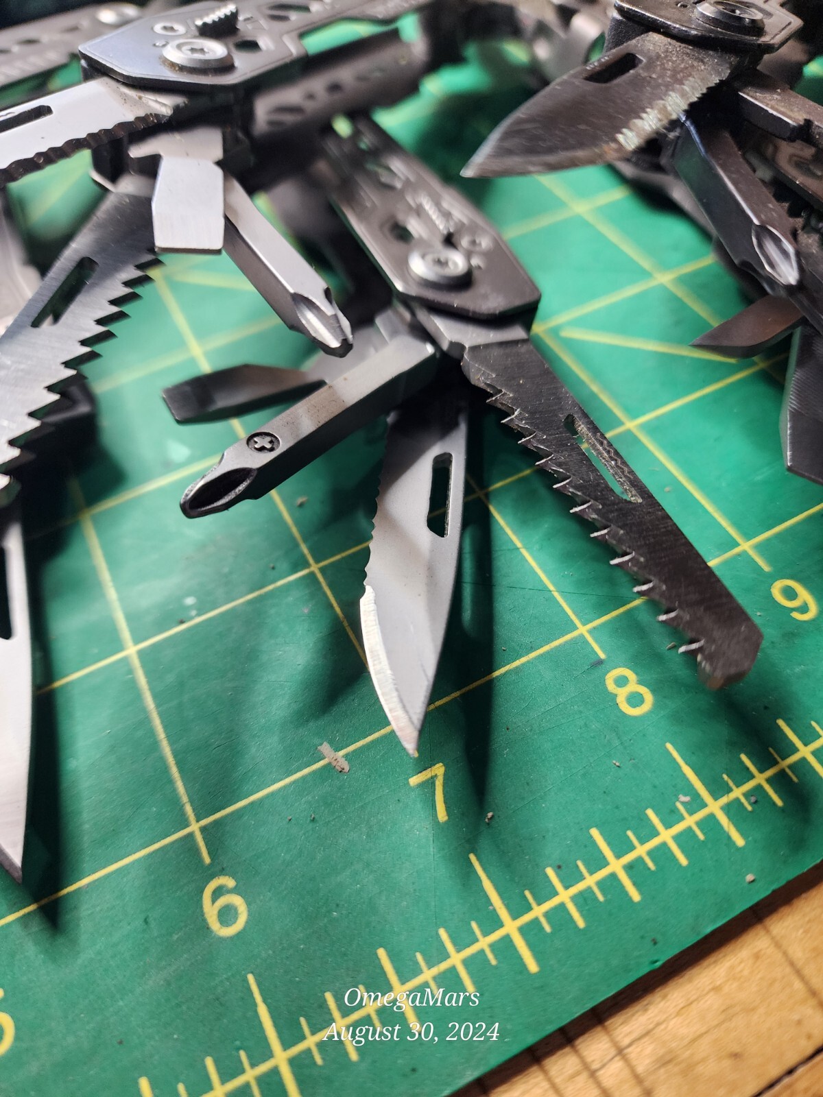 Gerber Truss 17-in-1 Multi Tool Random selection of ONE tool per order Grade A