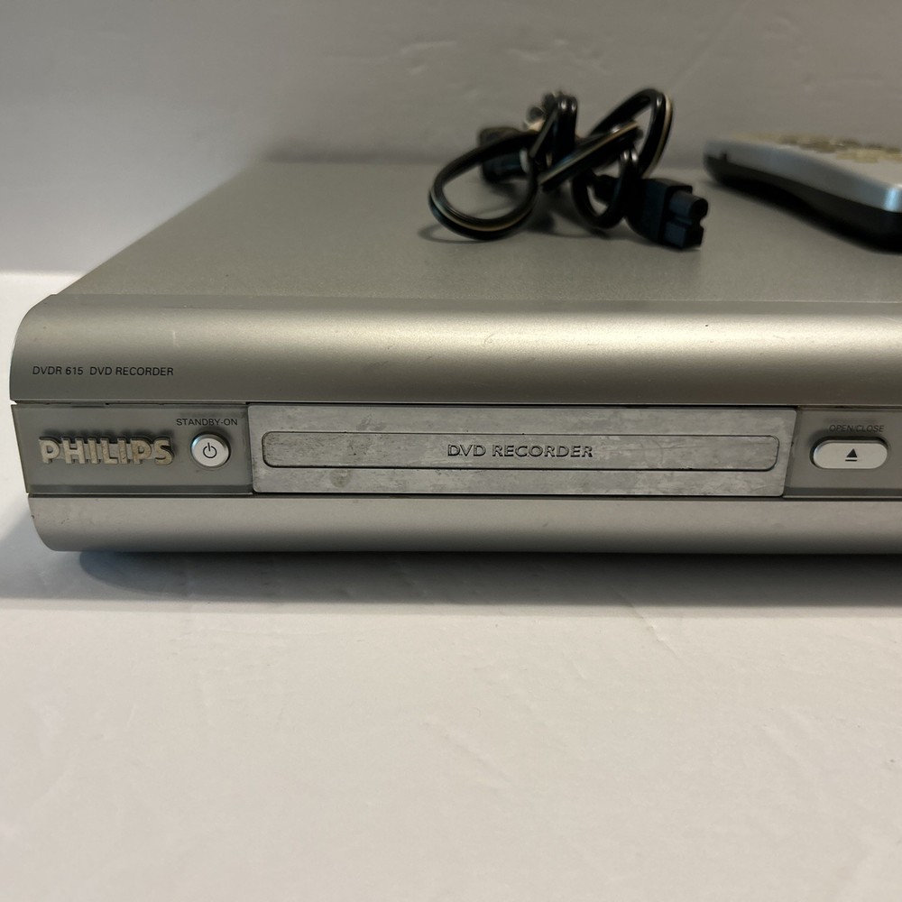 Phillips DVD Recorder Player - Model DVDR615/17 With Remote Read