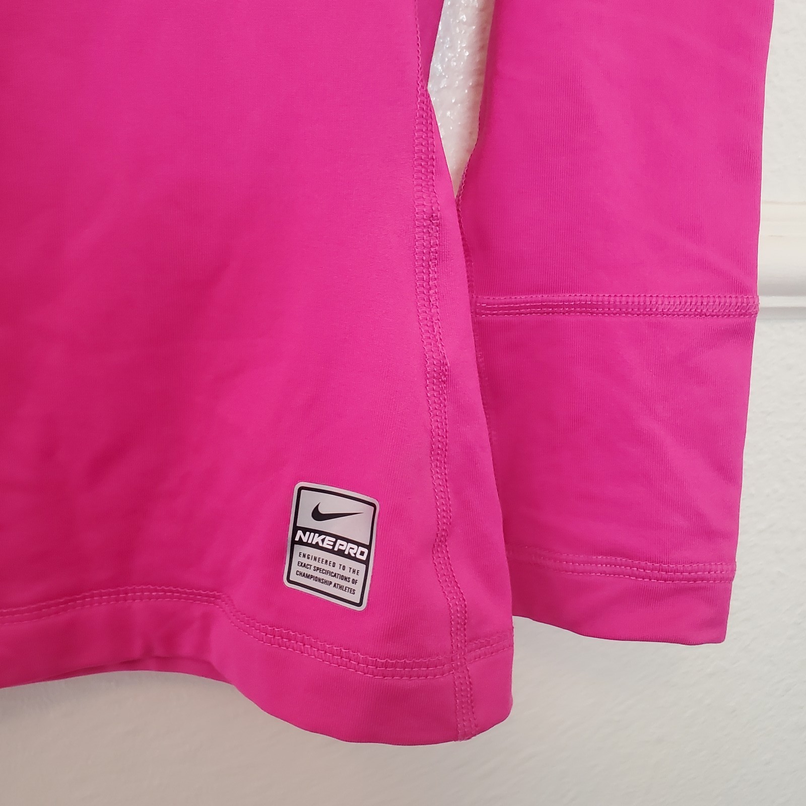 Nike Pro Women's Medium M Long Sleeve Compression Base Layer Shirt Hot Pink