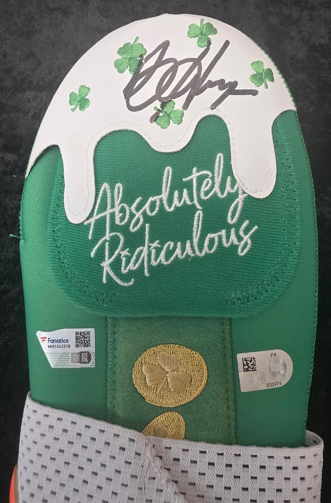 Phillies BRYCE HARPER Signed Game Used "Ridiculous" Hand Pad 2025 Season KELLY