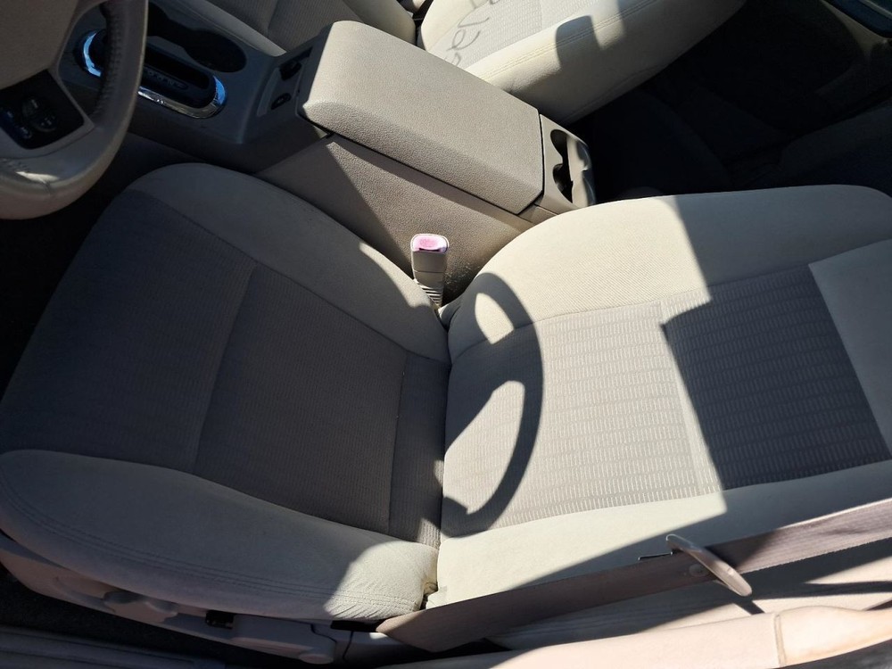 EXPLORER 2007 Glove Box 4849675