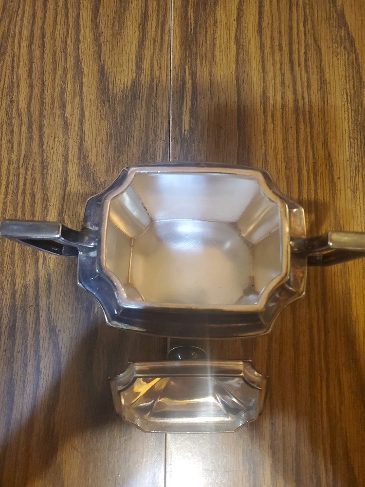 1847 Rogers Bros Tea Set Three-Piece Silver Plate 'Ancestral' Pattern