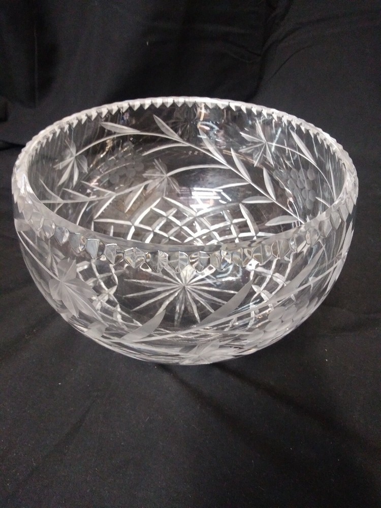 GLASS FRUIT BOWL