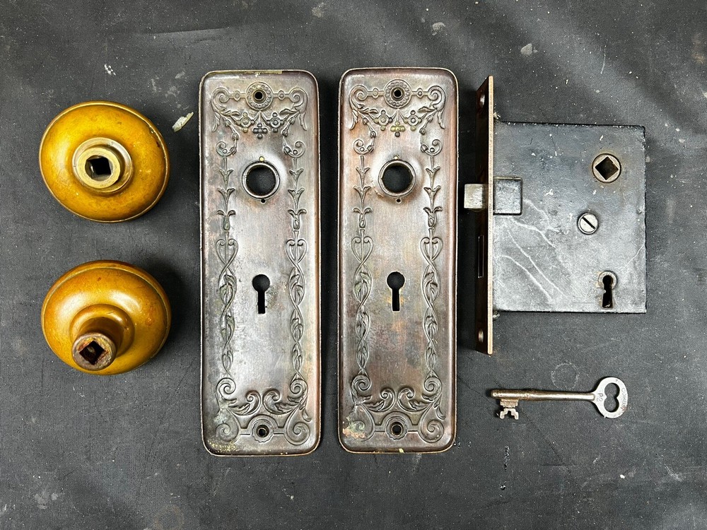 Large Version Reading Clifton Door Knobs, Backplates, Mortise Lock 1890 To 1910