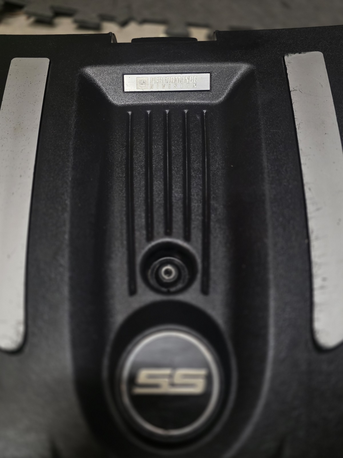 Trailblazer Ss Tbss Engine Cover 6.0L V8