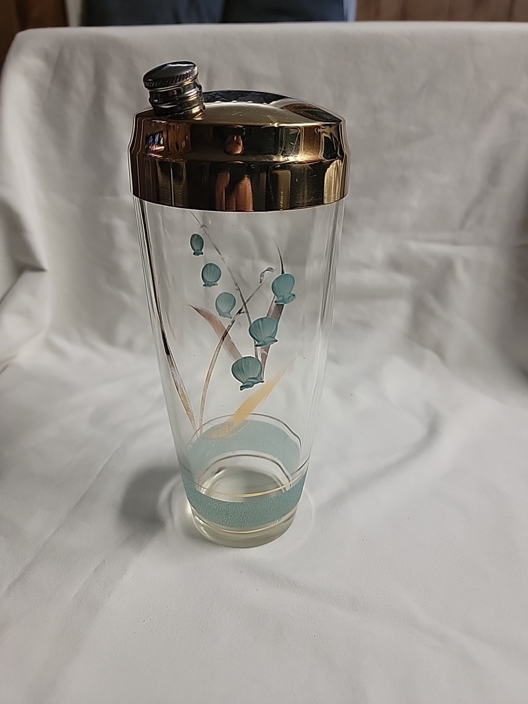 Vintage glass cocktail martini shaker with Painted Shells Design Beach Style