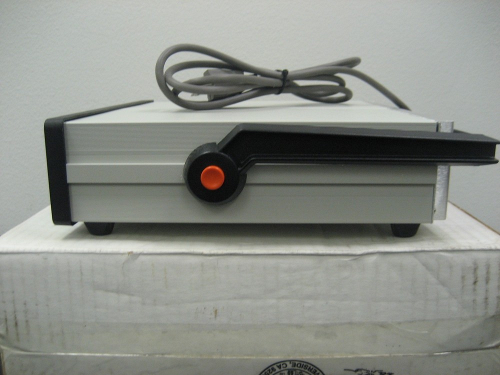 Omega Temperature Data Logger DP86T **NEW**