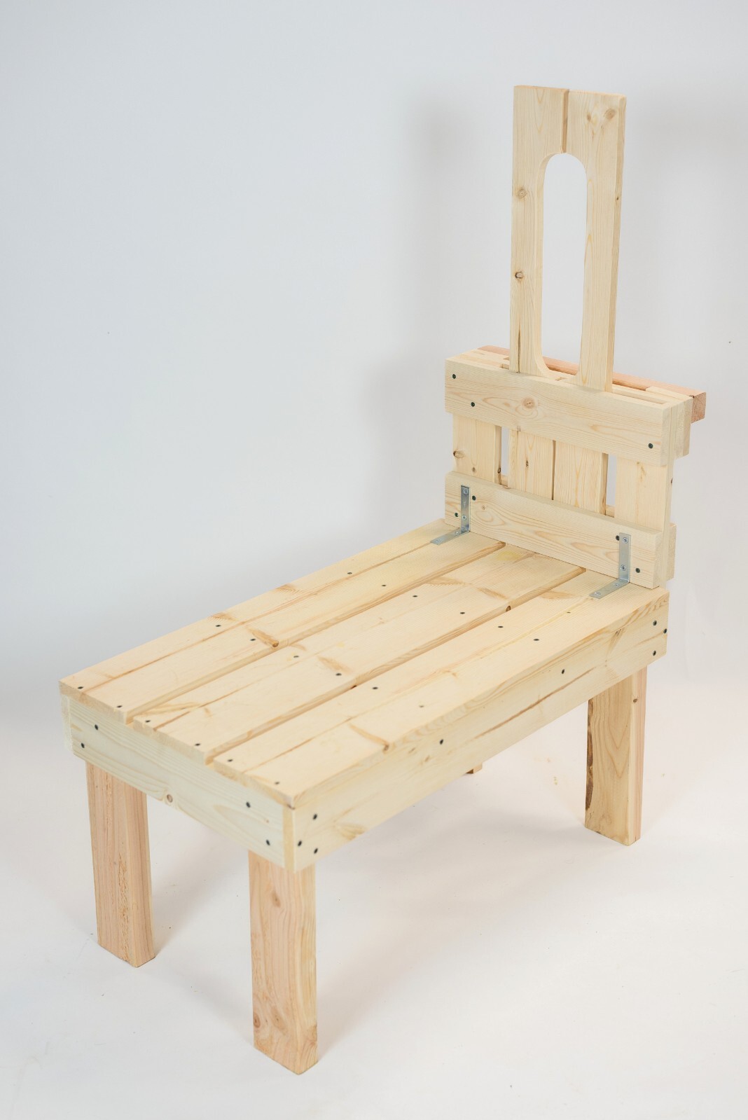 New Small Goat Milking Stand for Pygmy and Nigerian Dwarf Goats 32in. Natural