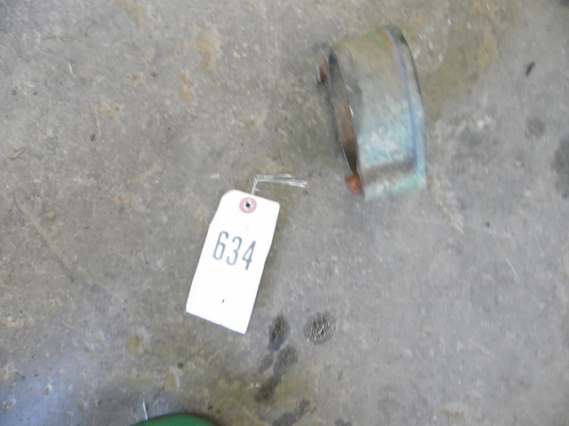 John Deere 2010 tractor starter adapter bracket Tag #634