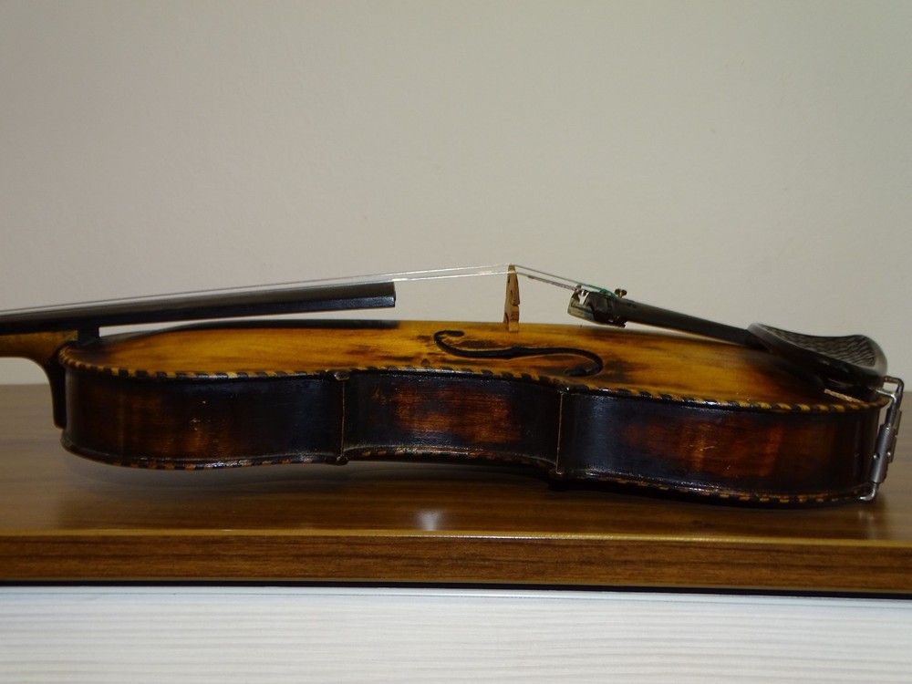 VIOLIN WITH CAT HEAD - model STAINER (Nr. 525)