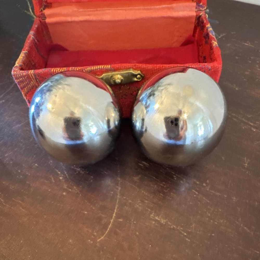 Metal Silver Baoding Balls Hand Exercise Set with Decorative Box, BAL010