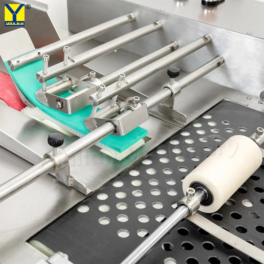 Automatic Flat Applicator Carton Box Bag Pouch Plane Paging Labeling Machine