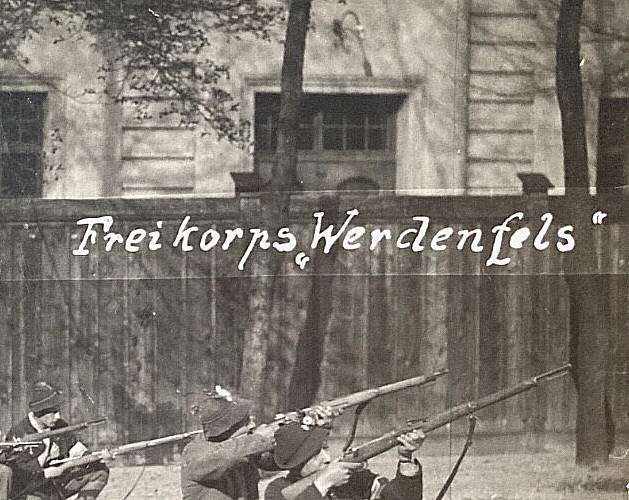 RARE! POST WWI GERMAN " FREIKORPS WERDENFELS " STREET FIGHT PHOTO POSTCARD RPPC