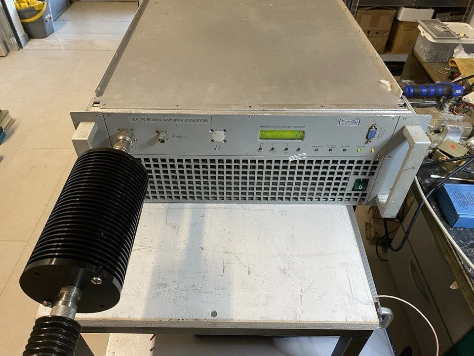 Amplifier 300W Max 50-130Mhz Gain 30Db READ ALL