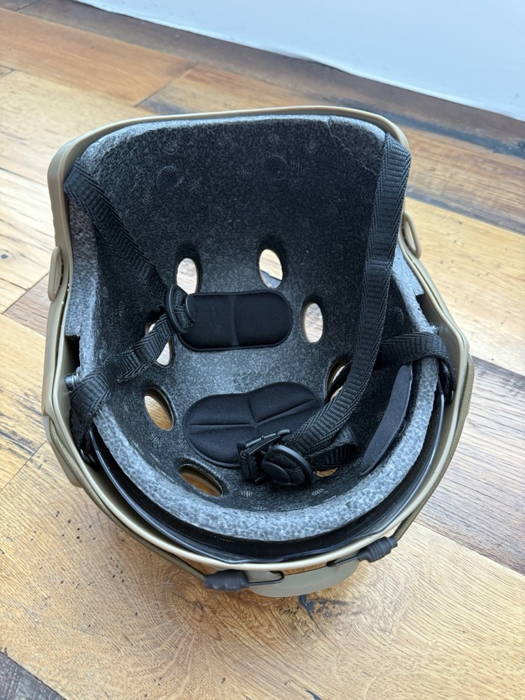 Matrix Basic PJ Type Tactical Airsoft Bump Helmet w/ Flipdown Visor (Dark Earth)