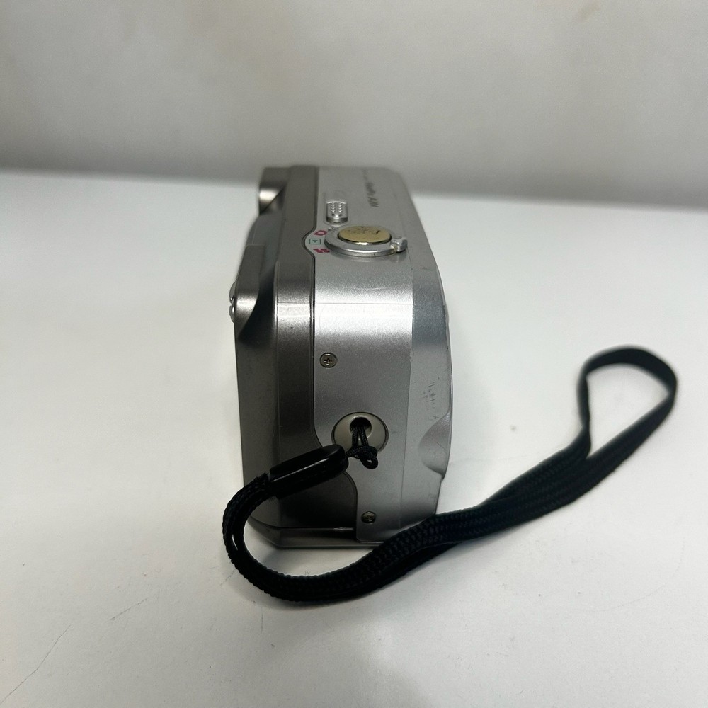 Fujifilm Digital Camera FinePix A204 2.0MP Silver - Tested