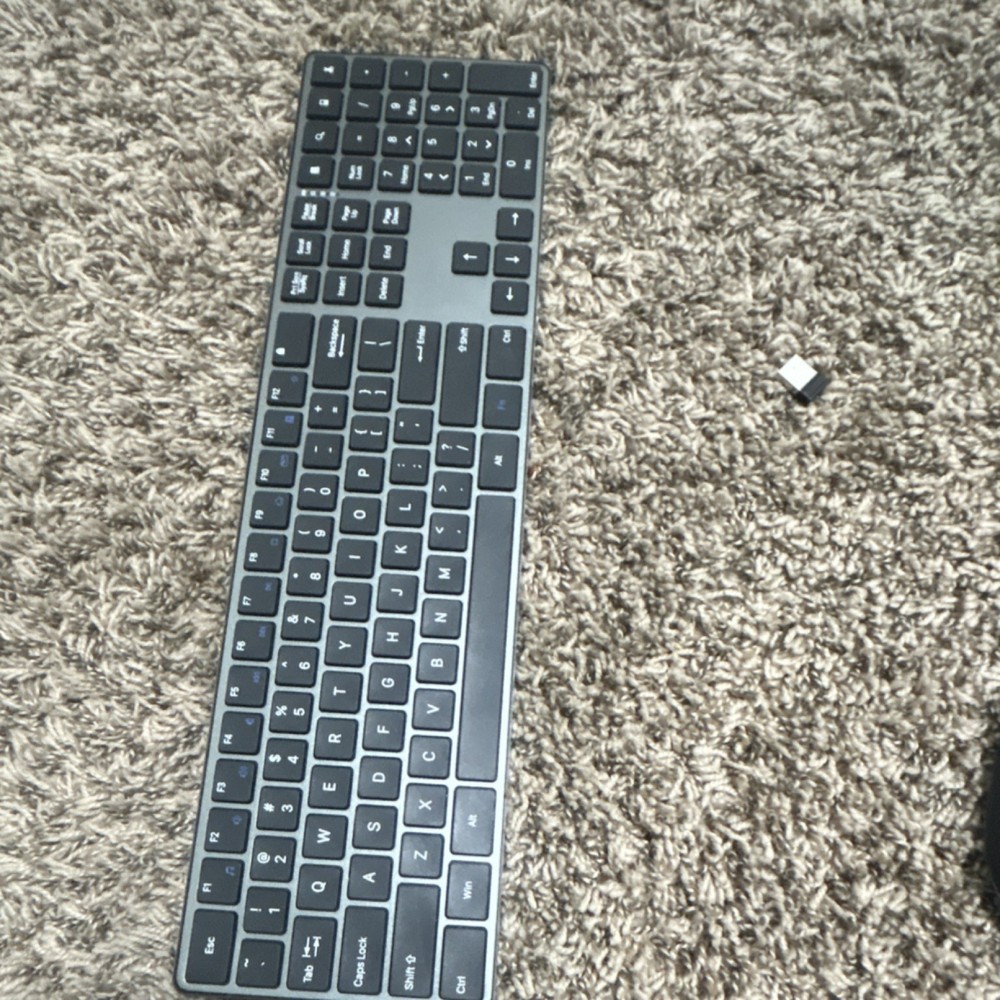 Dell KM5221W Wireless Keyboard and Mouse Plug & Play USB Receiver Bundle