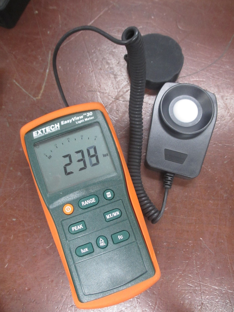 Extech EA30 Calibrated Easy View Wide Range Light Meter