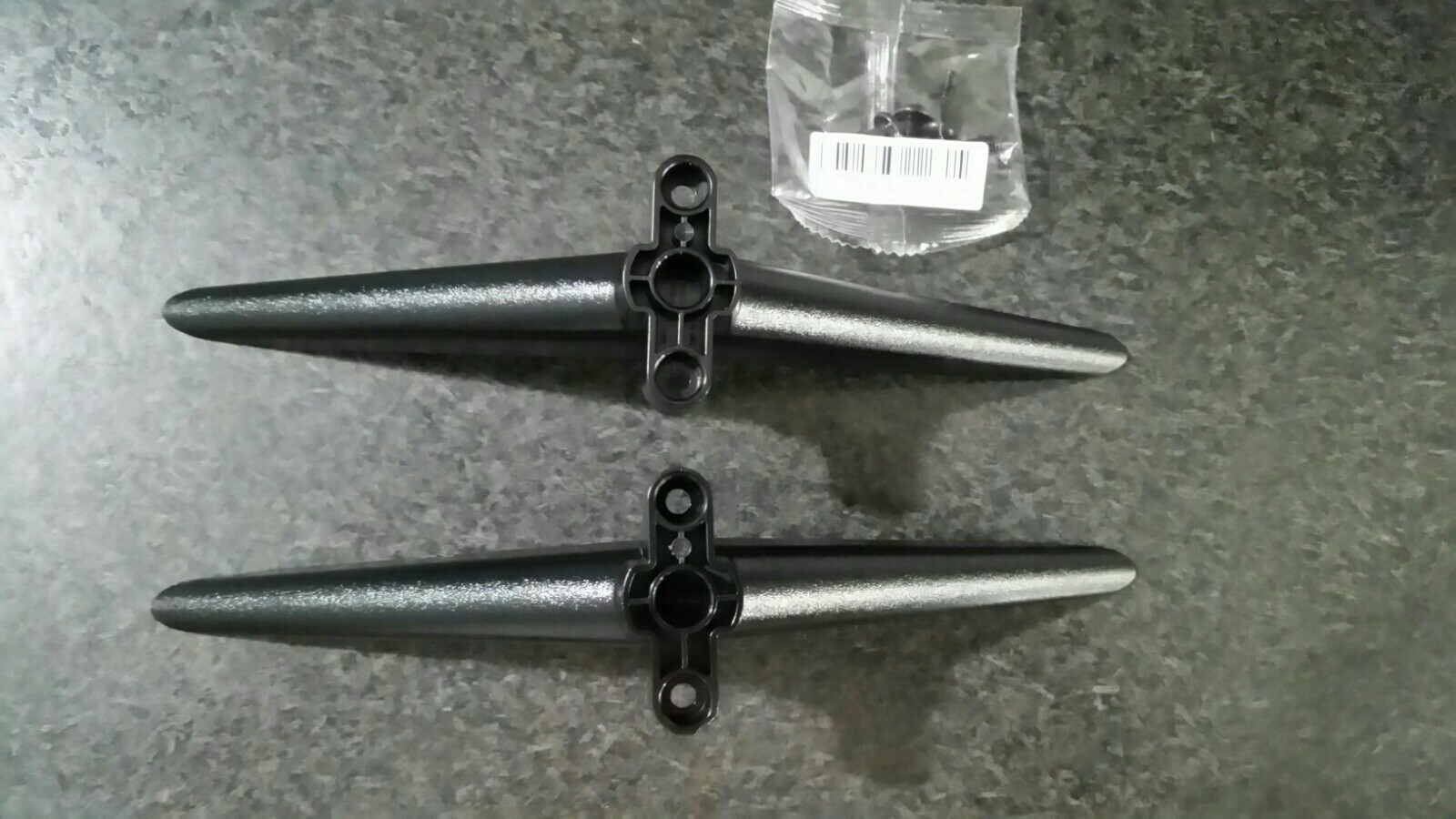 Insignia 40"/32" LED TV Stand Legs Feet NEW & Screws NS-40D510NA21 NS-32D310NA21