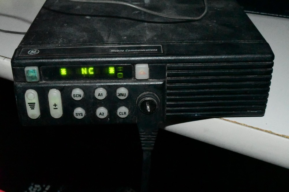GE MDR PM92SN RADIO WITH MICROPHONE NEEDS PROGRAMMING RARE W4C2