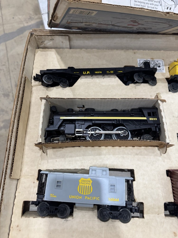 Lionel 6-11736 Union Pacific Express Train Set
