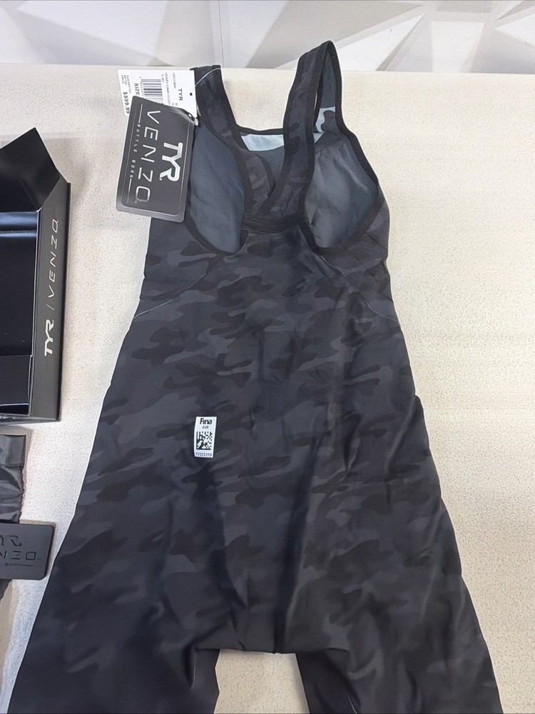 TYR VENZO CAMO CLOSED BACK SIZE 24
