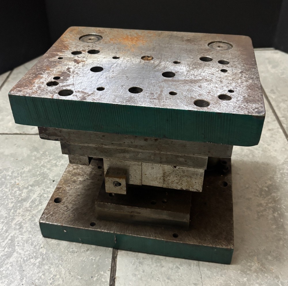 2-Post Die Set (10"×8" with 7-1/2" High Posts, Height: 9")