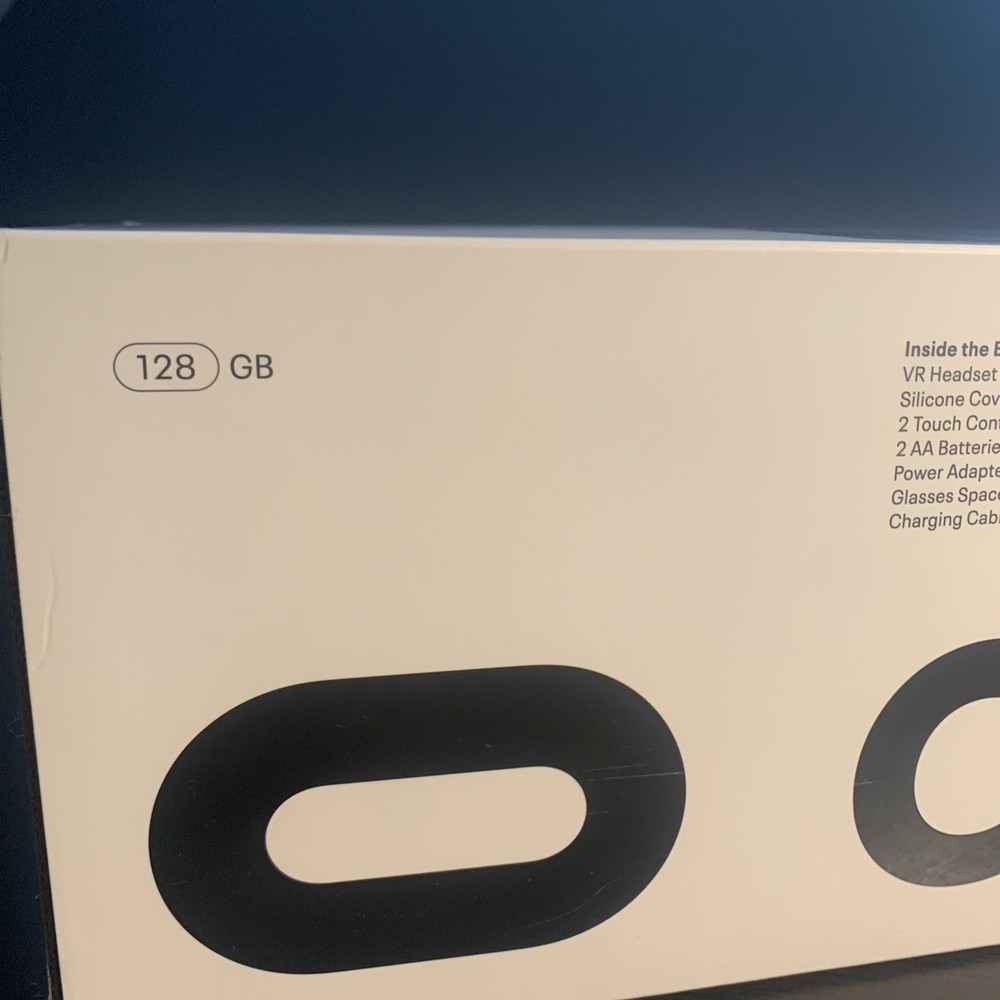 Oculus Meta Quest 2 128GB VR Headset White with Controllers