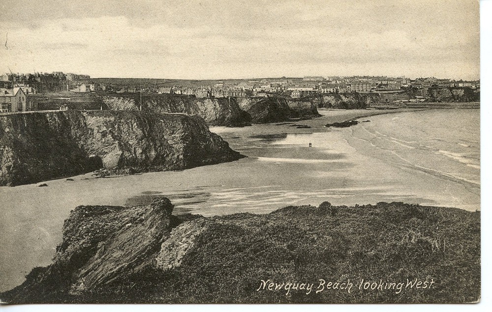 NEWQUAY BEACH LOOKING WEST - PC85