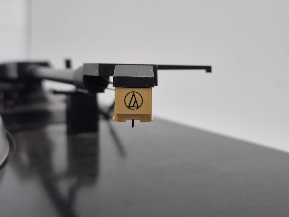 SONY PS-LX235 TURNTABLE/RECORD PLAYER