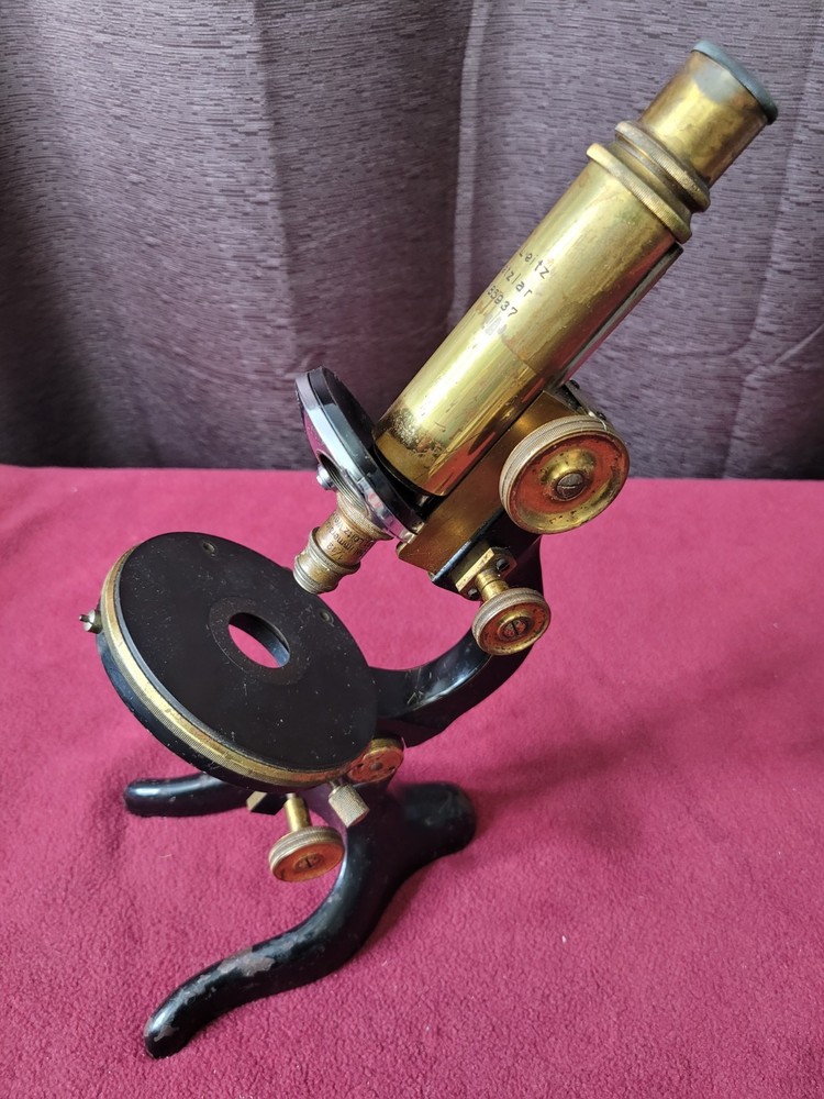 Ernst Leitz Wetzlar vtg MICROSCOPE No. 185937, all movements work