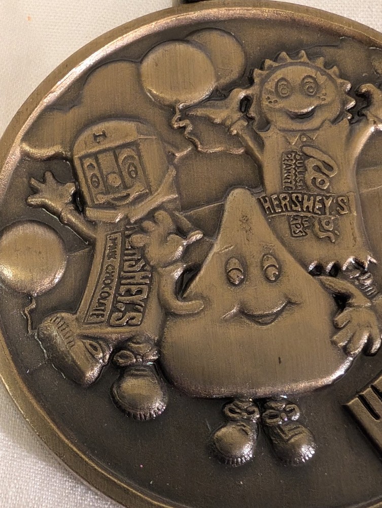 Hershey Park Chocolate Characters Metal Keychain 🍫