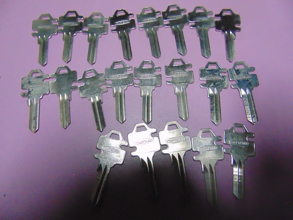 20 KEYS ORG. CHARFTMAN KEYS BLANKS UNCUT LOCKSMITH