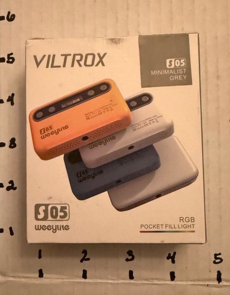 Viltrox S05 RGB Pocket Fill Light