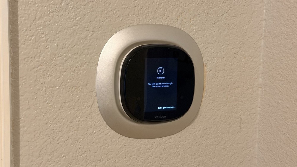 ecobee ecobee4 Smart Programmable Thermostat - Black (EB-STATE4-01) w Backplate