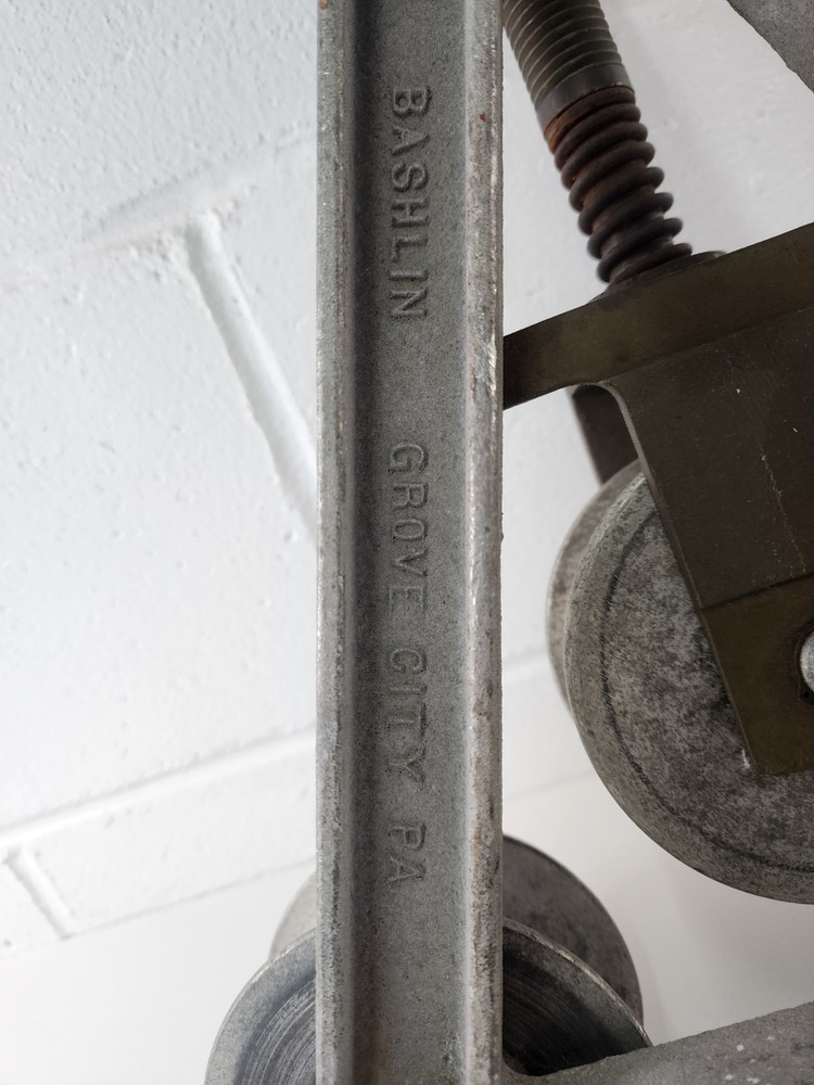W. M. Bashlin Co. Traveling Rolling Ground - Stringing Block Pulley - 1590B
