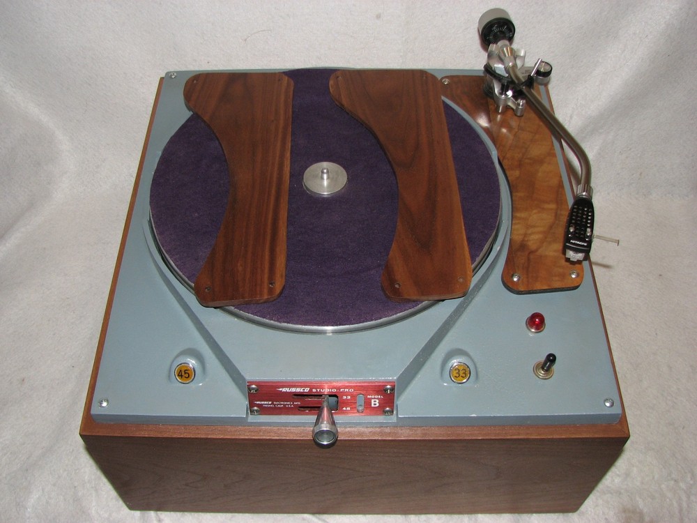 Russco Studio Pro Model B turntable