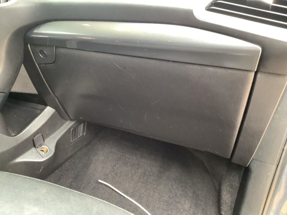EDGE 2019 Glove Box 4979708