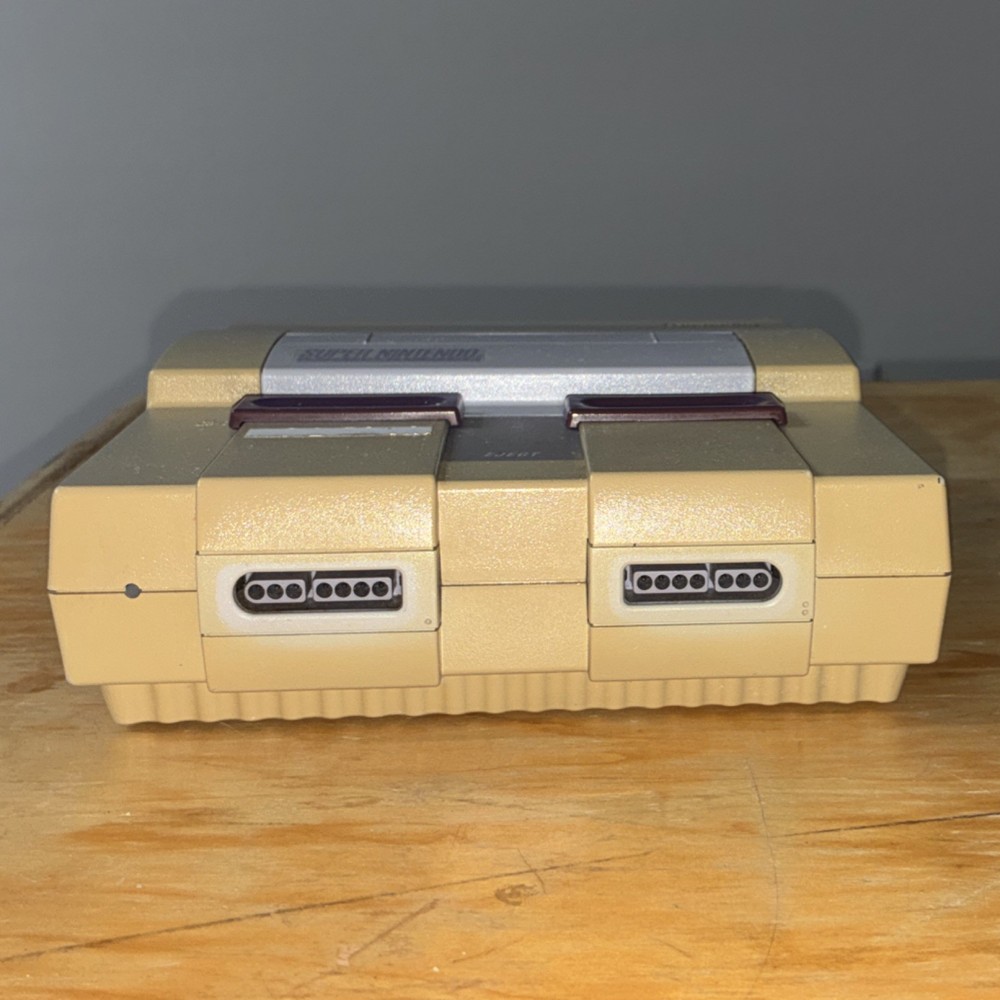 Nintendo SNS-001 SNES Console Gray Beige Composite RCA RF Eject Button
